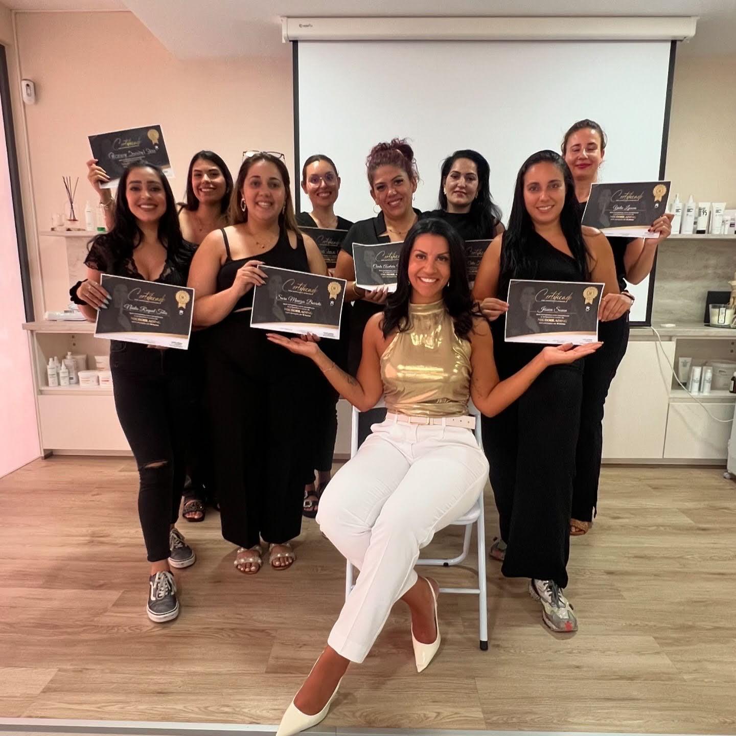Turma de alunas certificadas pela Michelle